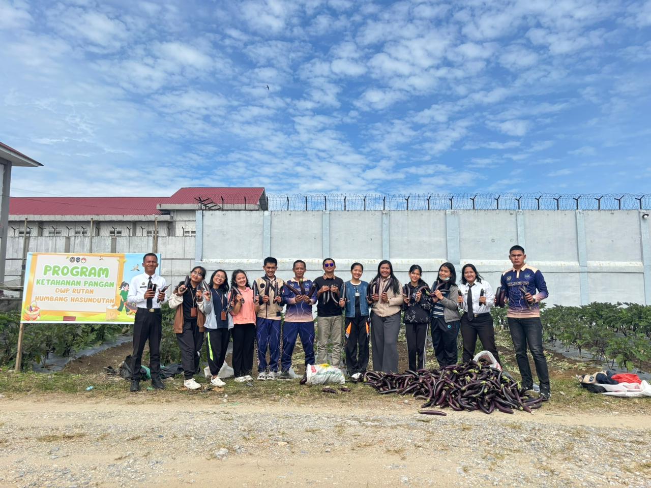 PANEN TERONG UNGU, RUTAN HUMBAHAS KEMBALI PANEN HASIL KETAHAN PANGAN